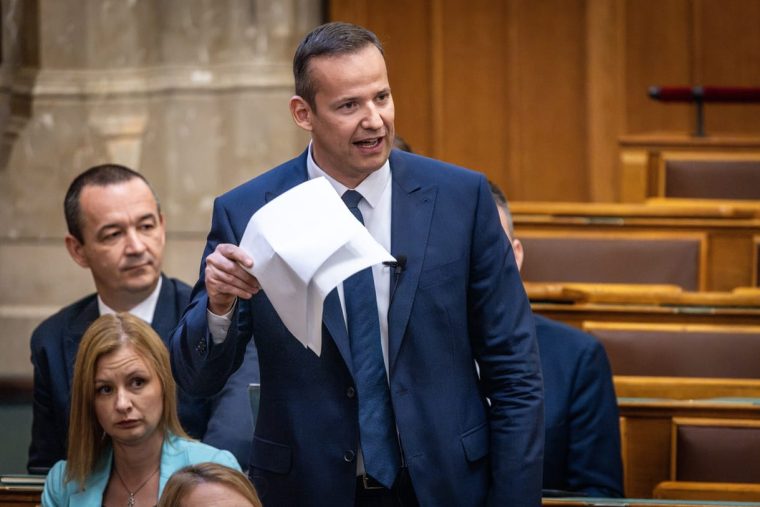 Toroczkai László elárulta, miért nevezte gyáva, undorító féregnek Magyar Pétert a parlamentben