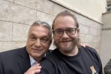 A megafonos Trombitás Kristóf nekiment Mészárosnak és Tiborcznak: „Lumpen geci” – az 1604 milliárdos vagyont kéri számon, miután sokkoltak a mandineres felmondások