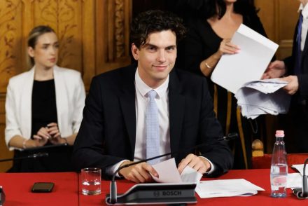 Felfüggesztette a parlament a tiszás képviselő mentelmi jogát – Varga Lőrinc Mihály egyetlen szóval reagált az ittas vezetési ügyére