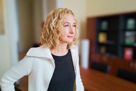 Felmondott a bicskei pedofilbotrányt feltáró újságíró, Moskovics Judit
