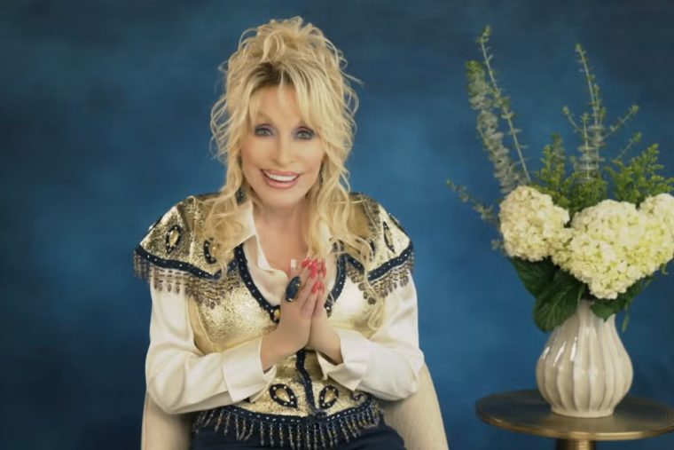 Dolly Parton a halálos ágyán minden rokonát kizárta: egyetlen embernek engedte meg, hogy mellette legyen