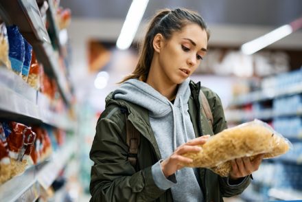 Papíron olcsóbb lett az élelmiszer, mégsem mindenki ezt érzi: óriási különbségek vannak az árakban