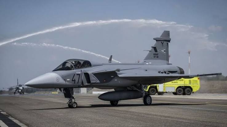 Több millióba került a részeg Gripen-tolvaj ámokfutása, akár le is lőhették volna