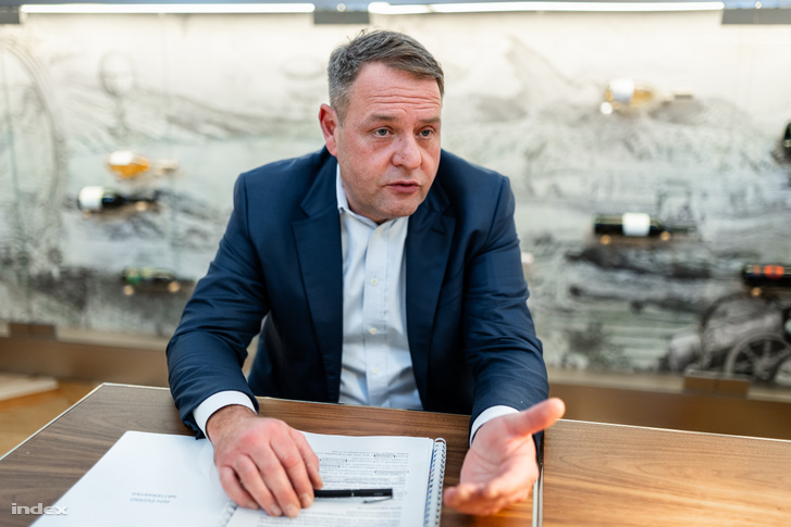 A NER háttérembere egyetlen hét alatt vesztette el az összes pozícióját, most Németországba költözhet a Guller Zoltán