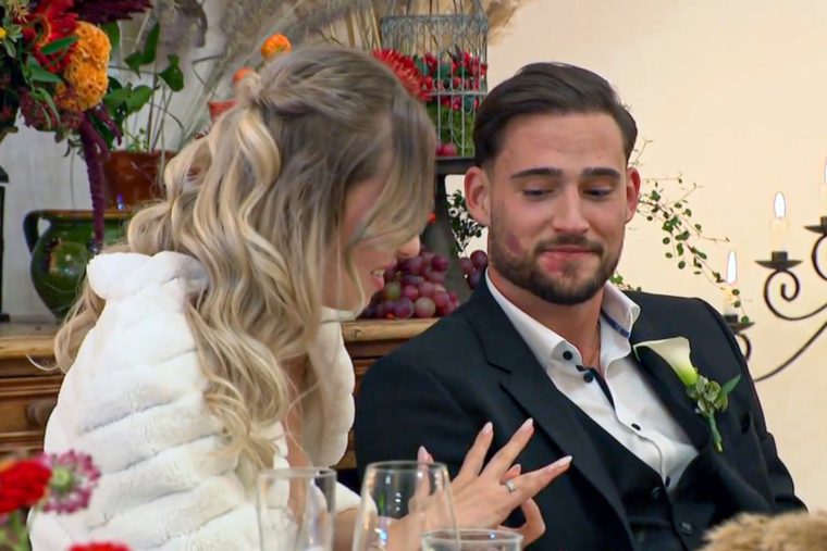 Cserben hagyta a ruha a TV2 modelljét: Moritz Anastasia villantása után mégis elcsattant az első csók