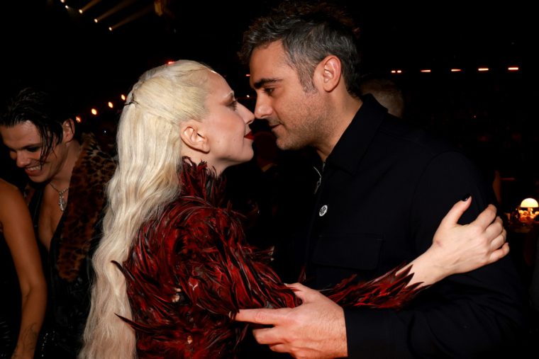 Titokban született meg Lady Gaga kislánya: a hivatalos iratokból az is kiderült, miért volt szükség béranyára