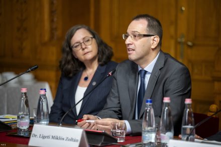 „Foglyul ejtették” az Alkotmánybíróságot – Ligeti Miklós szerint 16 év után vissza kell adni a testület méltóságát