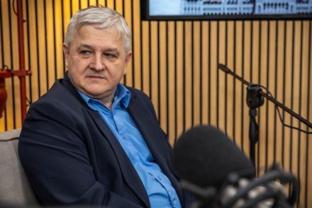 A kormány tagjainak legalább a felét ki kéne rúgni: Nagy Attila Tibor szerint Magyar Péter kényszerből van folyton képernyőn