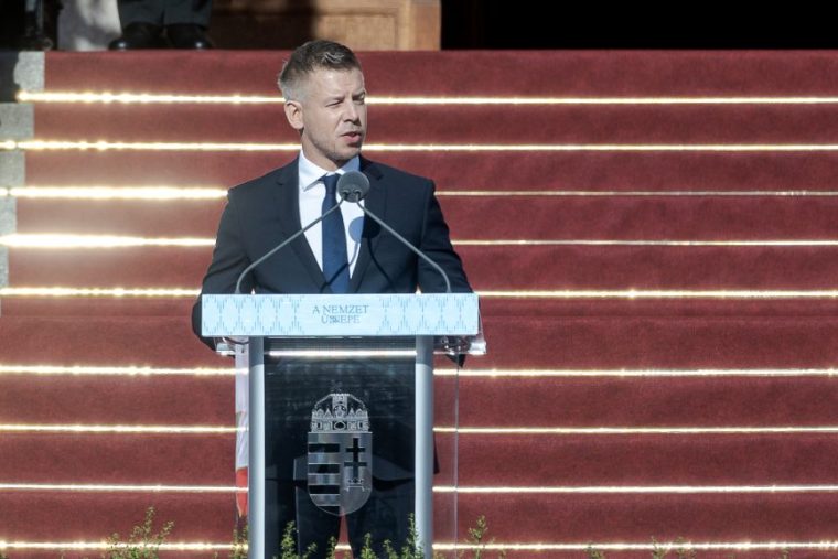 15 milliárdos bérköveteléssel szembesítették Magyar Pétert az ELTE évnyitóján: a miniszterelnök elismerte a bajt, de nem tett ígéretet