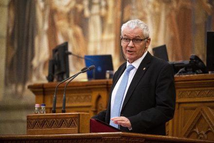 A NER egyik alapja hullt romokba: Polt Péter és három alkotmánybíró megbízatása egyetlen nap alatt megszűnt