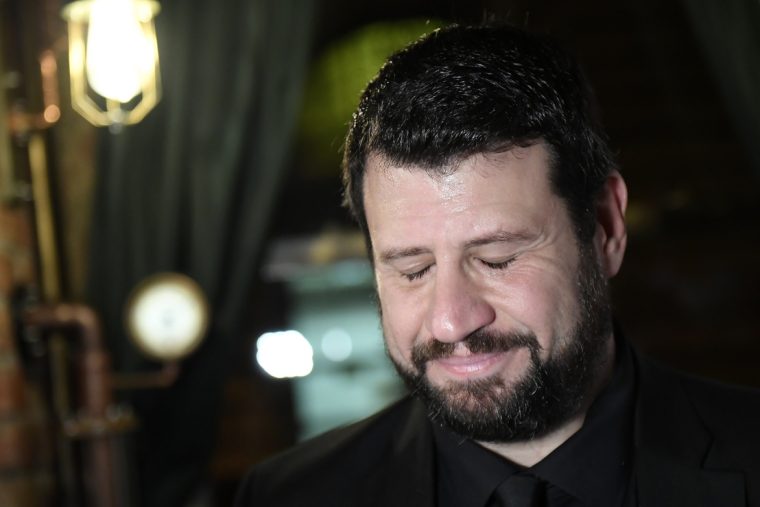 Puzsér Róbert beleállt Magyar Péterbe az NVVH-elnök kinevezése miatt: „Ezzel a mentalitással csak Orbánokat és Gyurcsányokat képezünk”