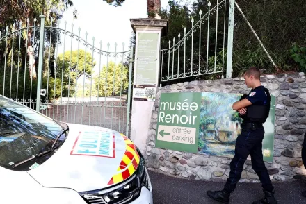 9 millió eurót érő zsákmánnyal léptek meg a betörők: a Renoir Múzeum kamerái végigvették a hajszát