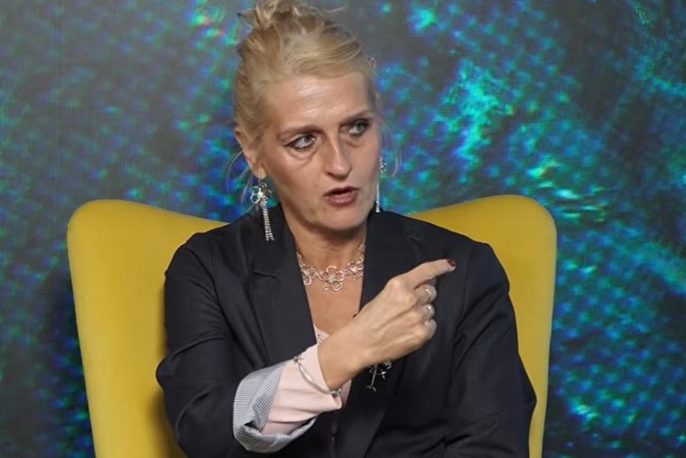 „Egyszer már elzavartuk az Orbánékat, akkor most elzavarjuk a Magyarékat” – Szabó Andrea rámutatott a felébredt társadalom új veszélyére