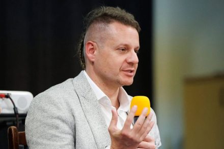 Törvényi összeférhetetlenség a Médiatanácsban: Tóth Máté máris lemondhat a friss tisztségéről