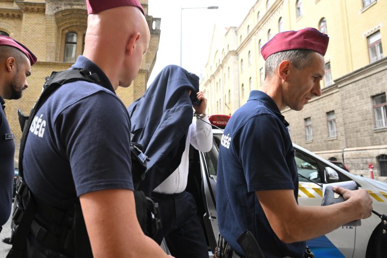 Külföldről utazott haza a Volánbusz-ügy egymilliárdos pénzfutárja, a bíróság mégis elutasította a letartóztatását