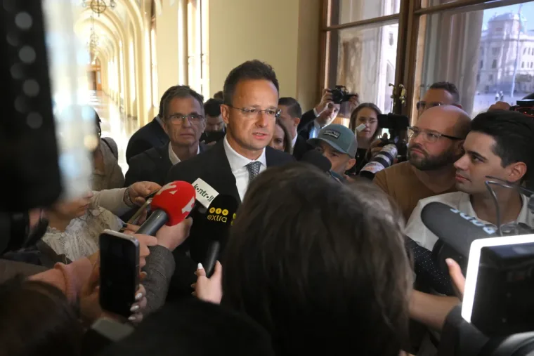 Szijjártó Péter a Nemzetbiztonsági Bizottság előtt: a zárt ajtók mögött vették elő a BYD-alkut